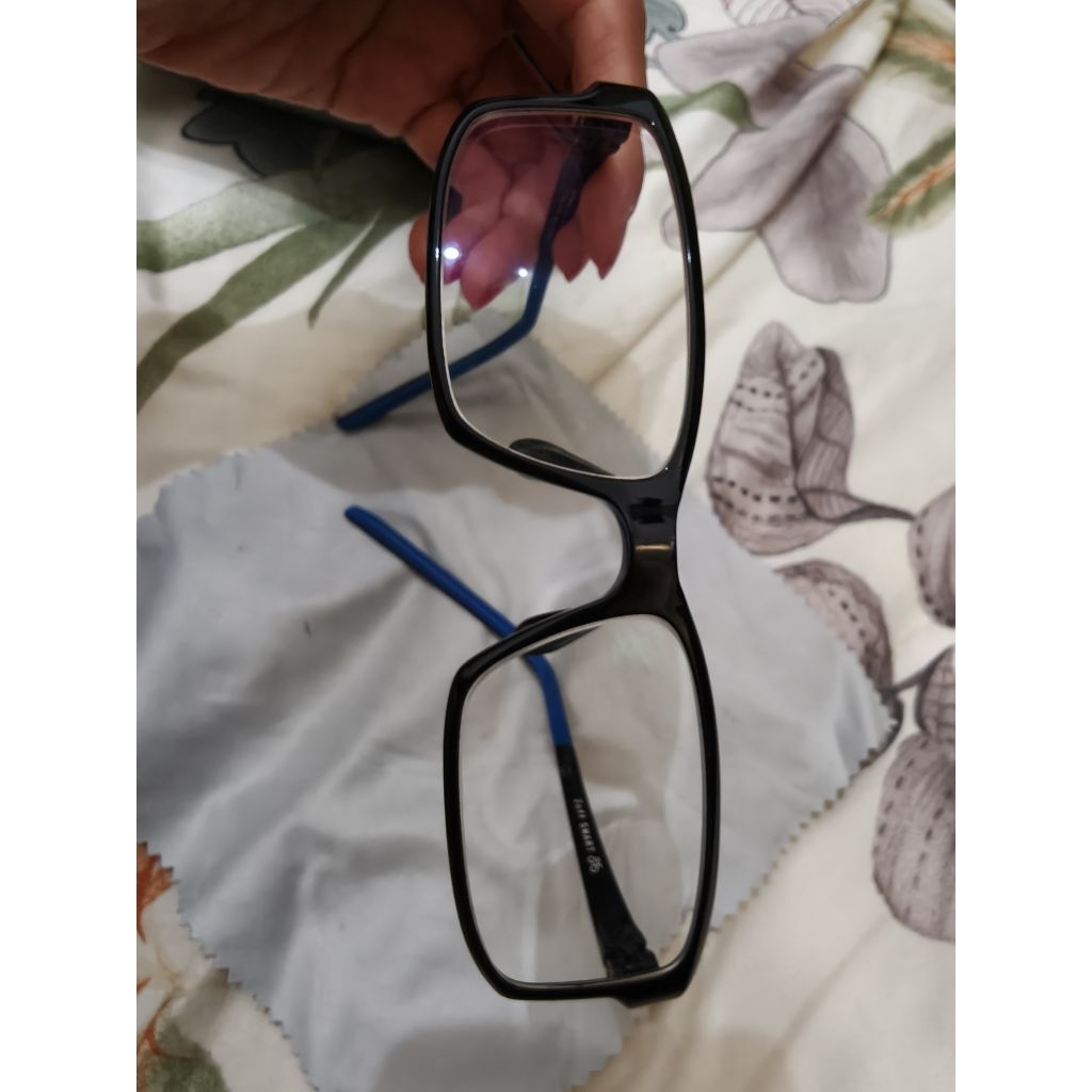 Frame kacamata zoff