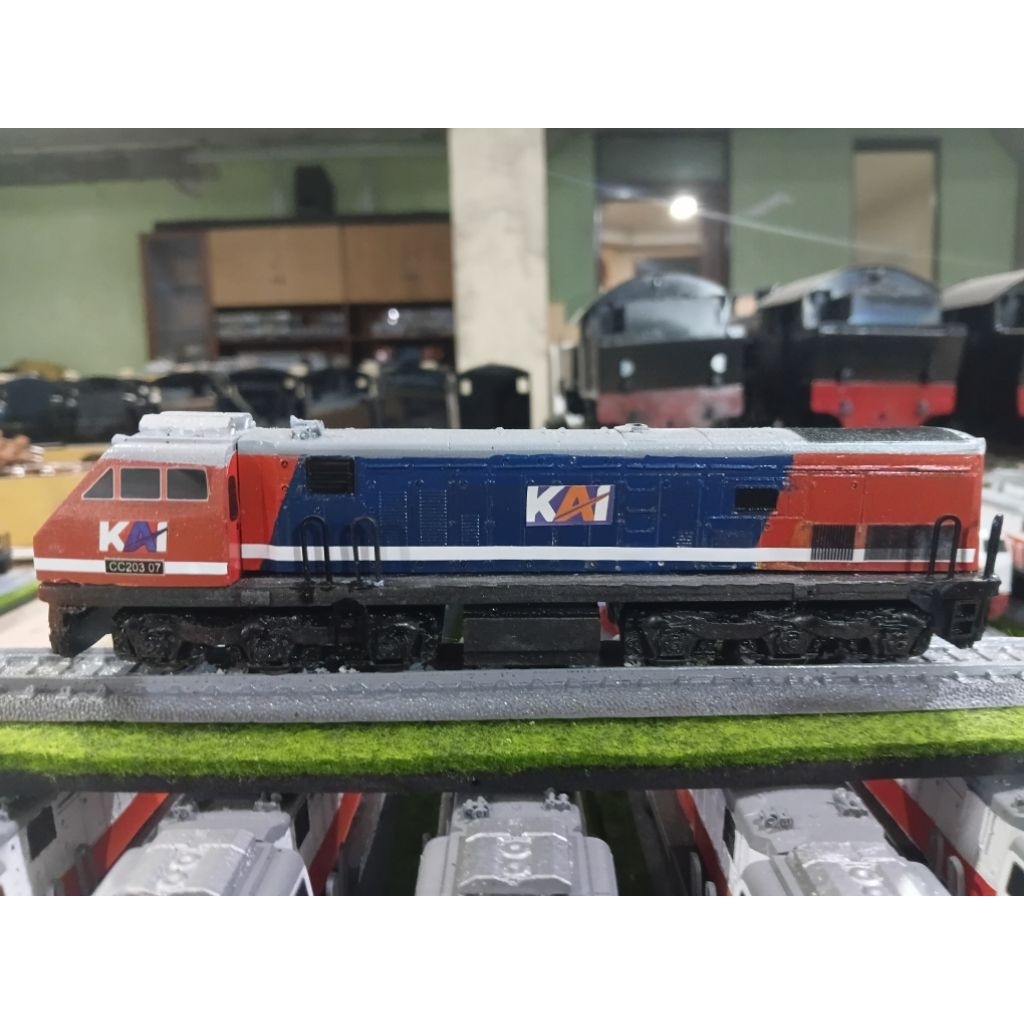 kereta miniatur cc 203 statis model