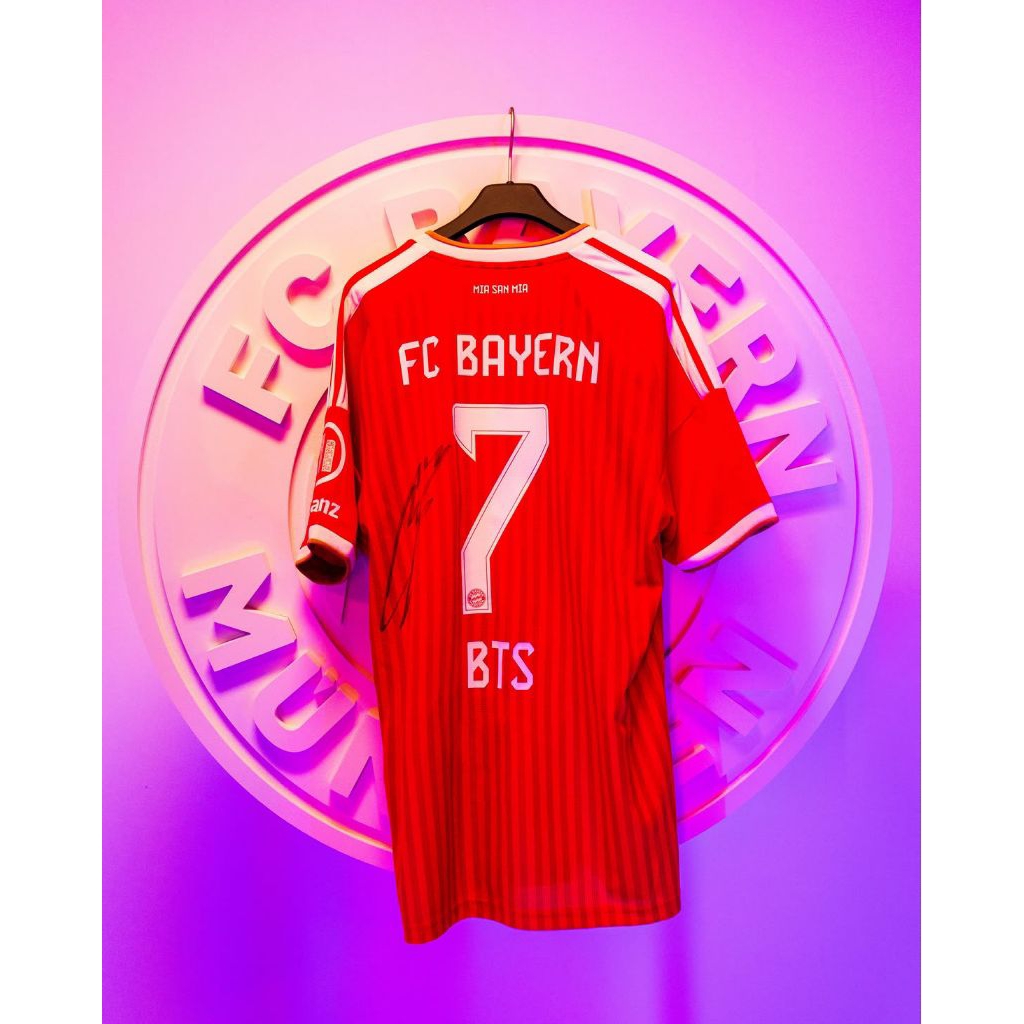 FC B*yern x BTS Marchendise 2026