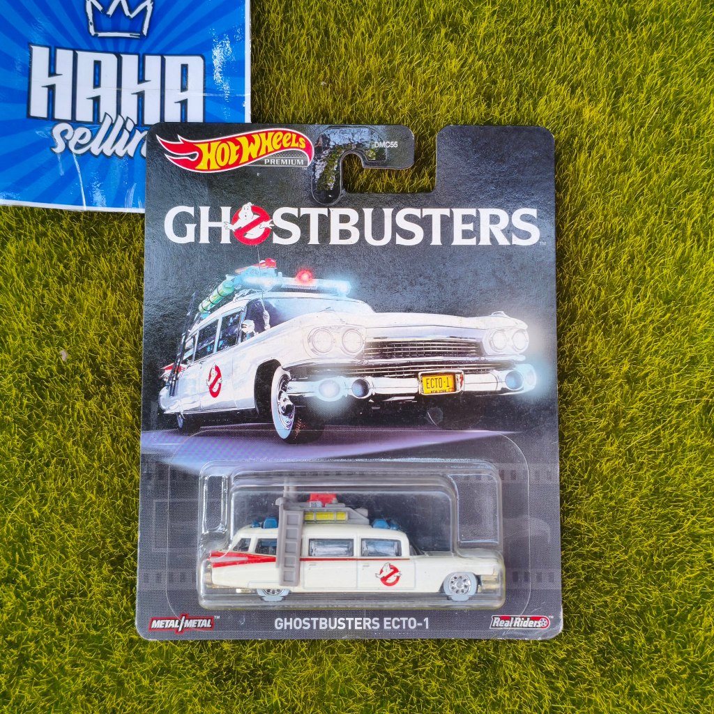 Hot Wheels Ghostbusters Ecto-1 A1 Die-Cast Movie Car Hot Wheels Premium 2020