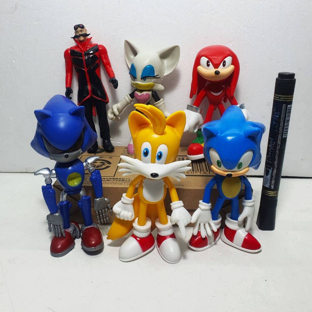 Mainan action figure Sonic series Metal Sonic, Tails, Sonic, Dr. Eggman, Rouge the Bat, and Knuckles