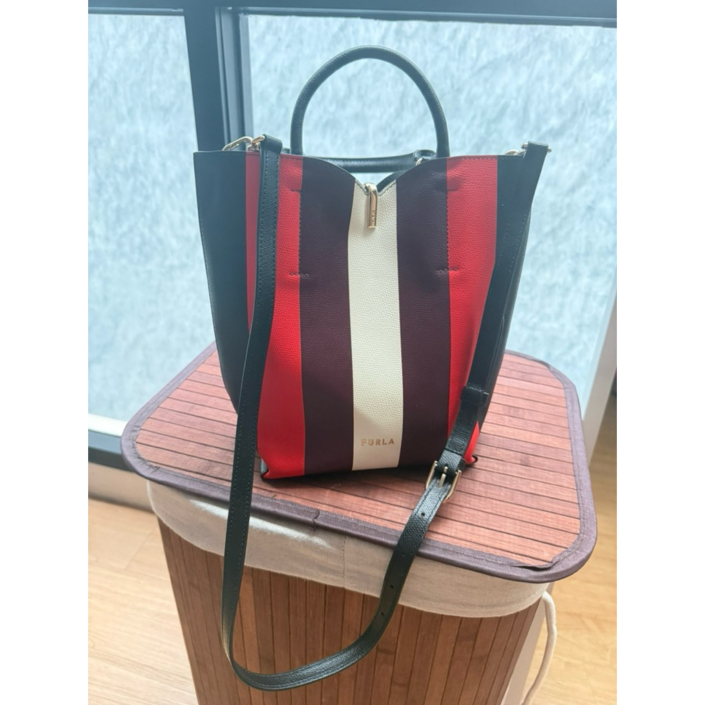 preloved- Furla ribbon S bucket bag