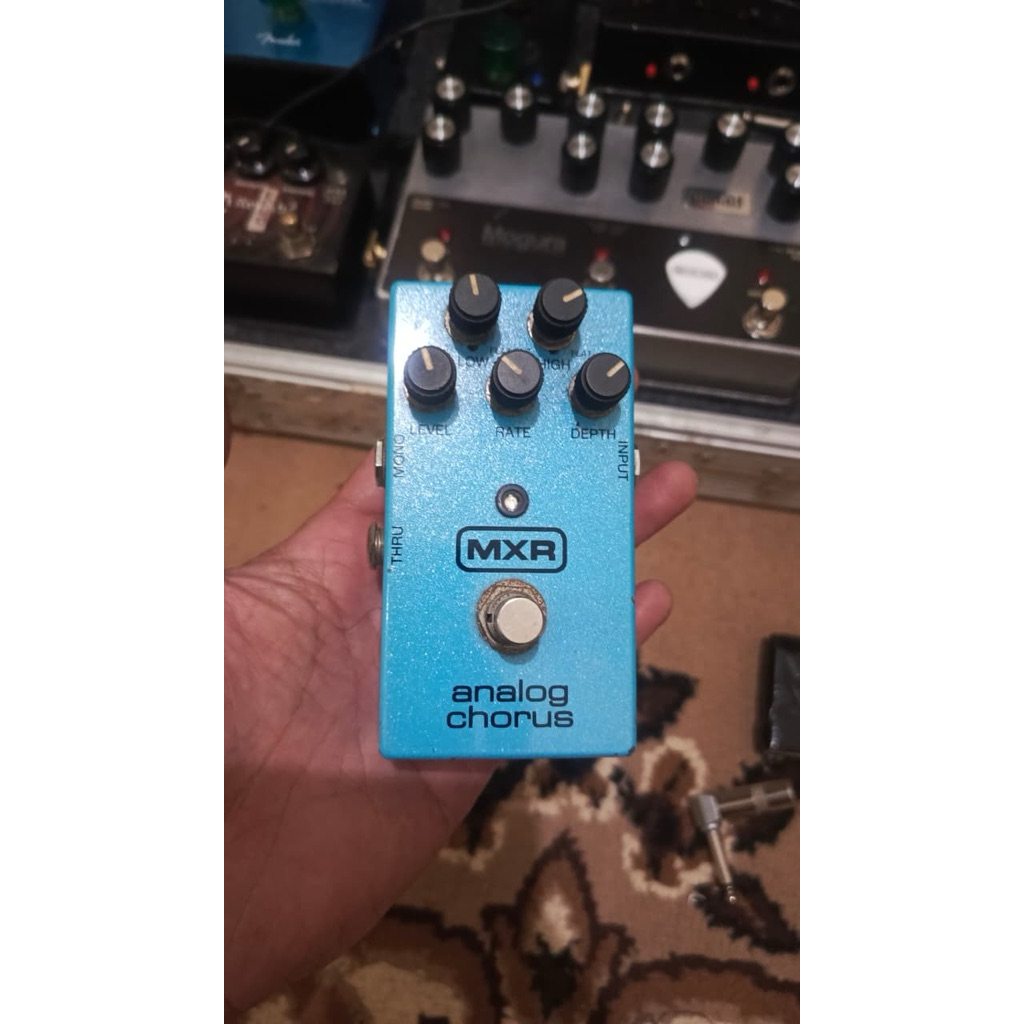 mxr analog chorus (used)