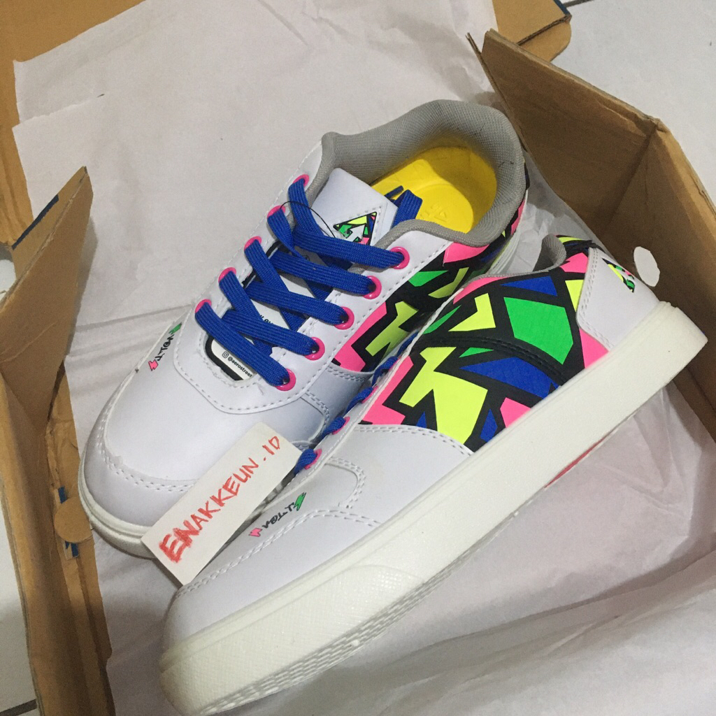 AEROSTREET VOLT NEON LOW