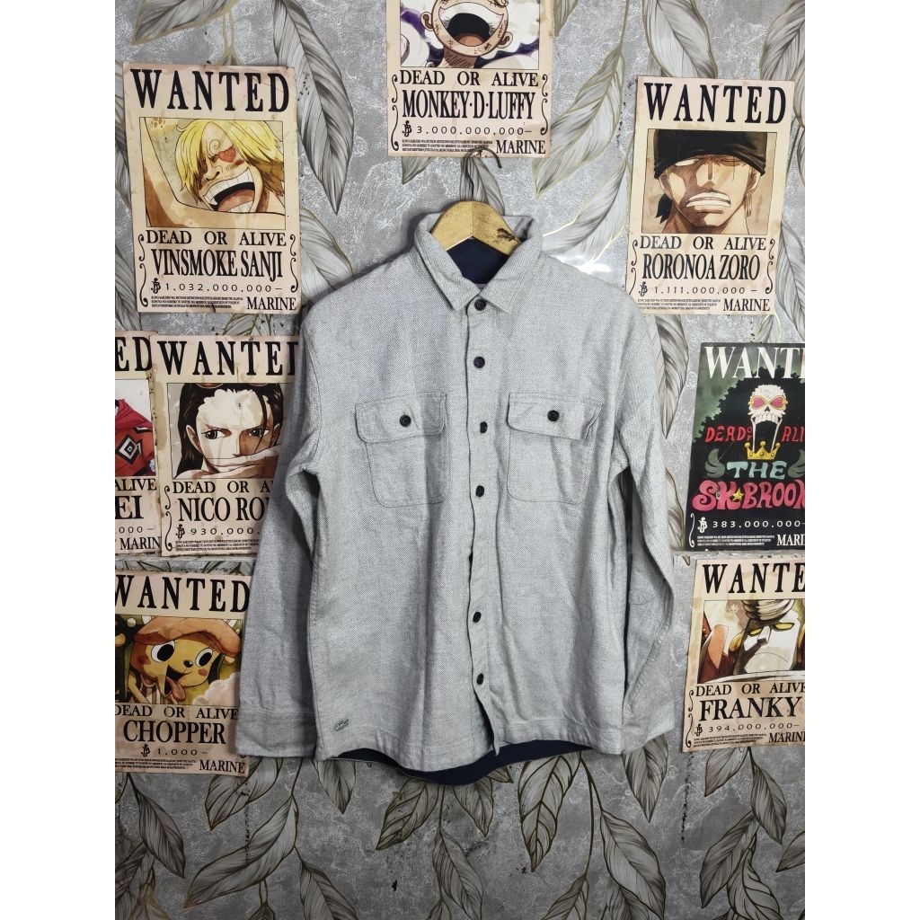 Kemeja flannel lacoste