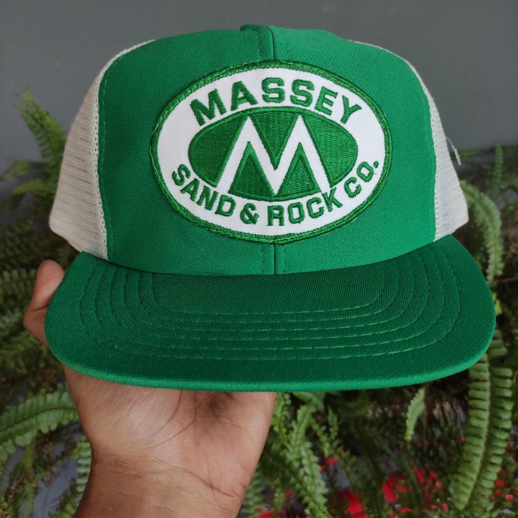 TOPI VINTAGE MASSEY SANDROCK PATCH TRUCKER