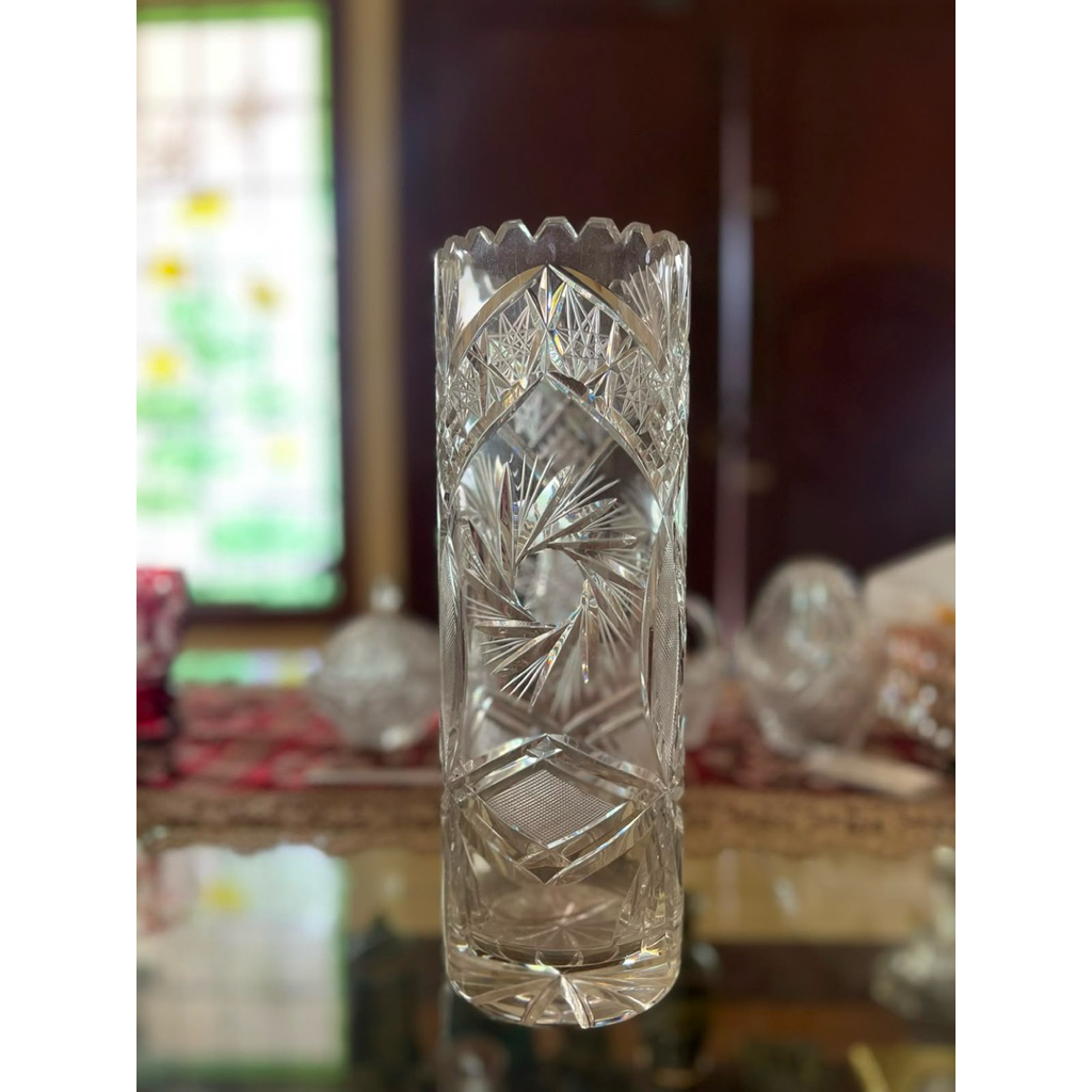 Vas Bunga Kristal Bohemia (Bohemian Cut Crystal Vase) Bagus