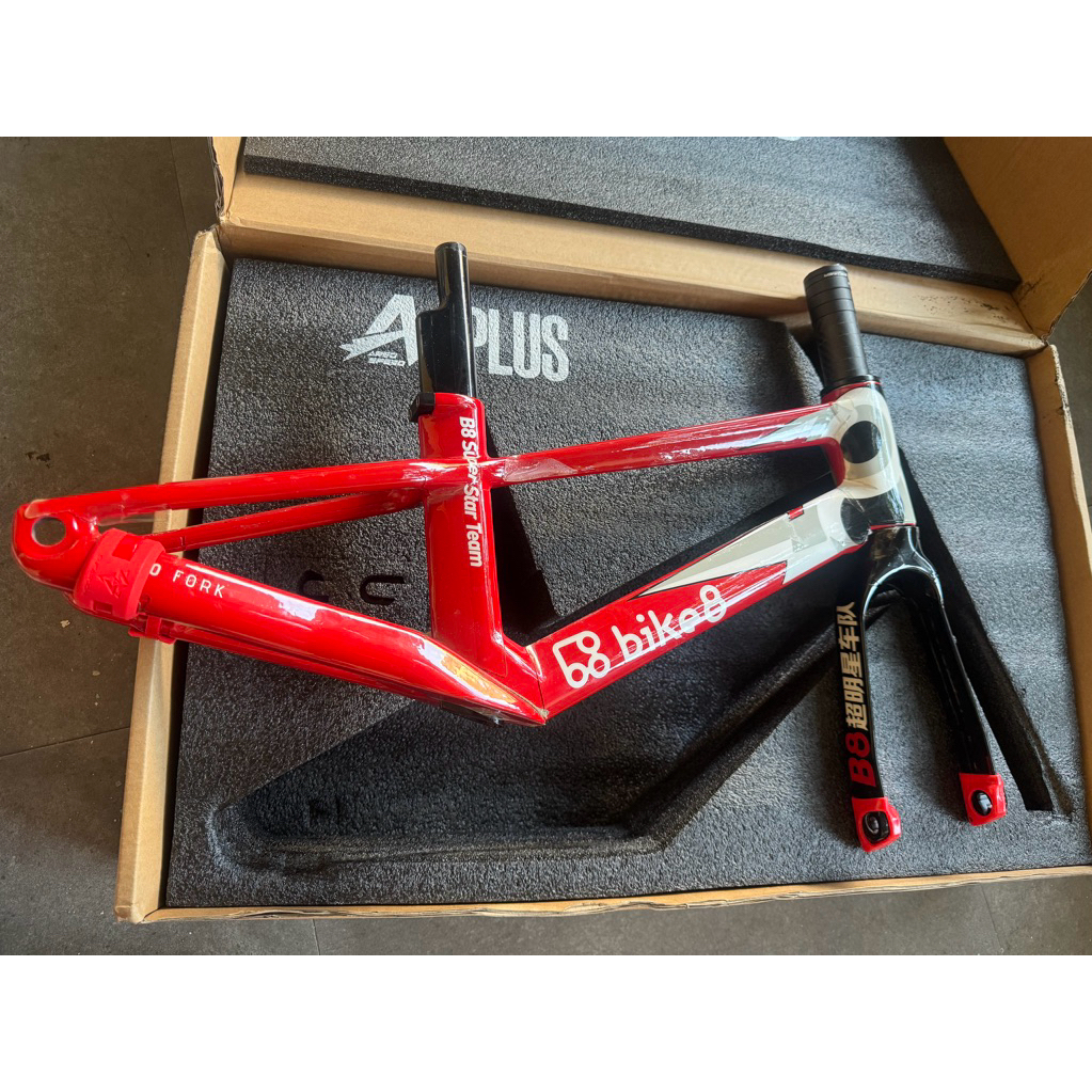 Frame Bike8 Aero Speed / APlus Carbon Warna Merah Hitam Putih