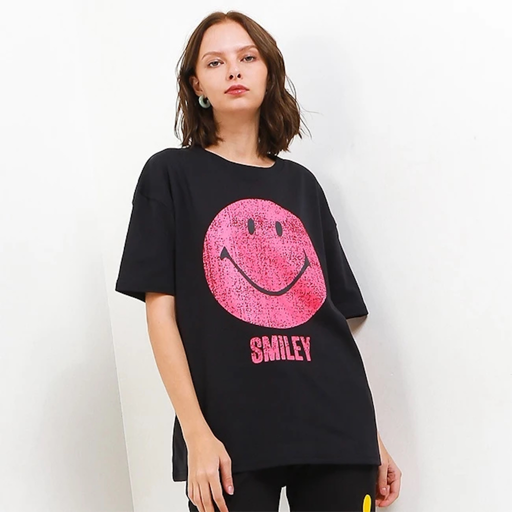 PSPGN.CO | original branded obermain x smiley grainy tee white opi22062wh kaos wanita katun