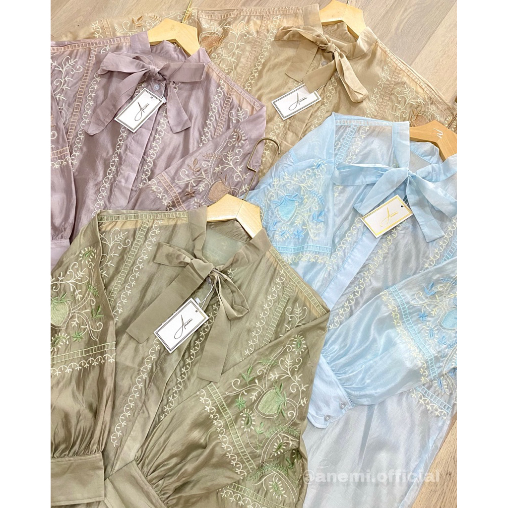 Celine Embroidery Blouse / Atasan Wanita
