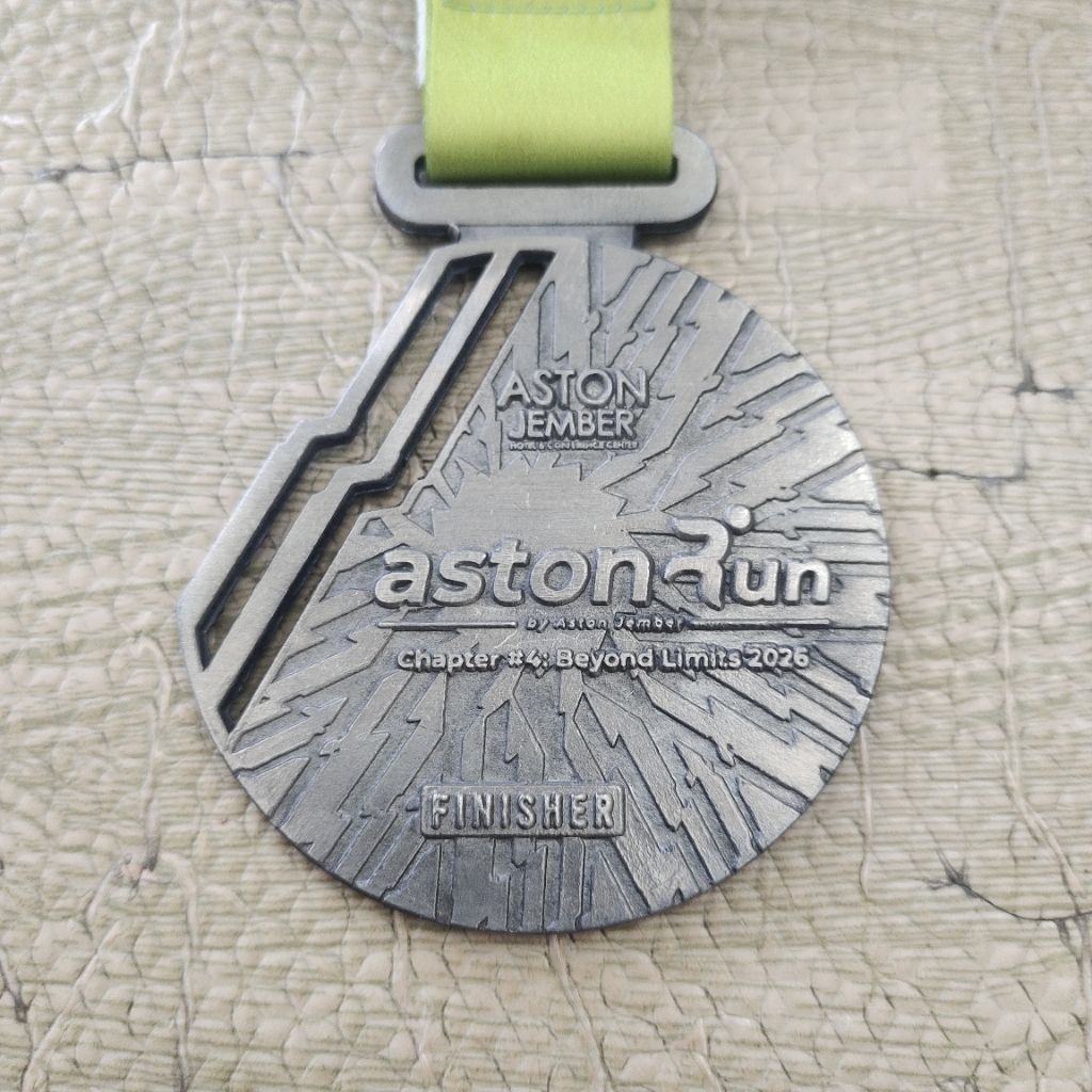 Medali Race Finisher Medal Medals Baju Kaos Jersey Tas Belanja Goodie Bag Kacamata Kaca Mata Biznet 