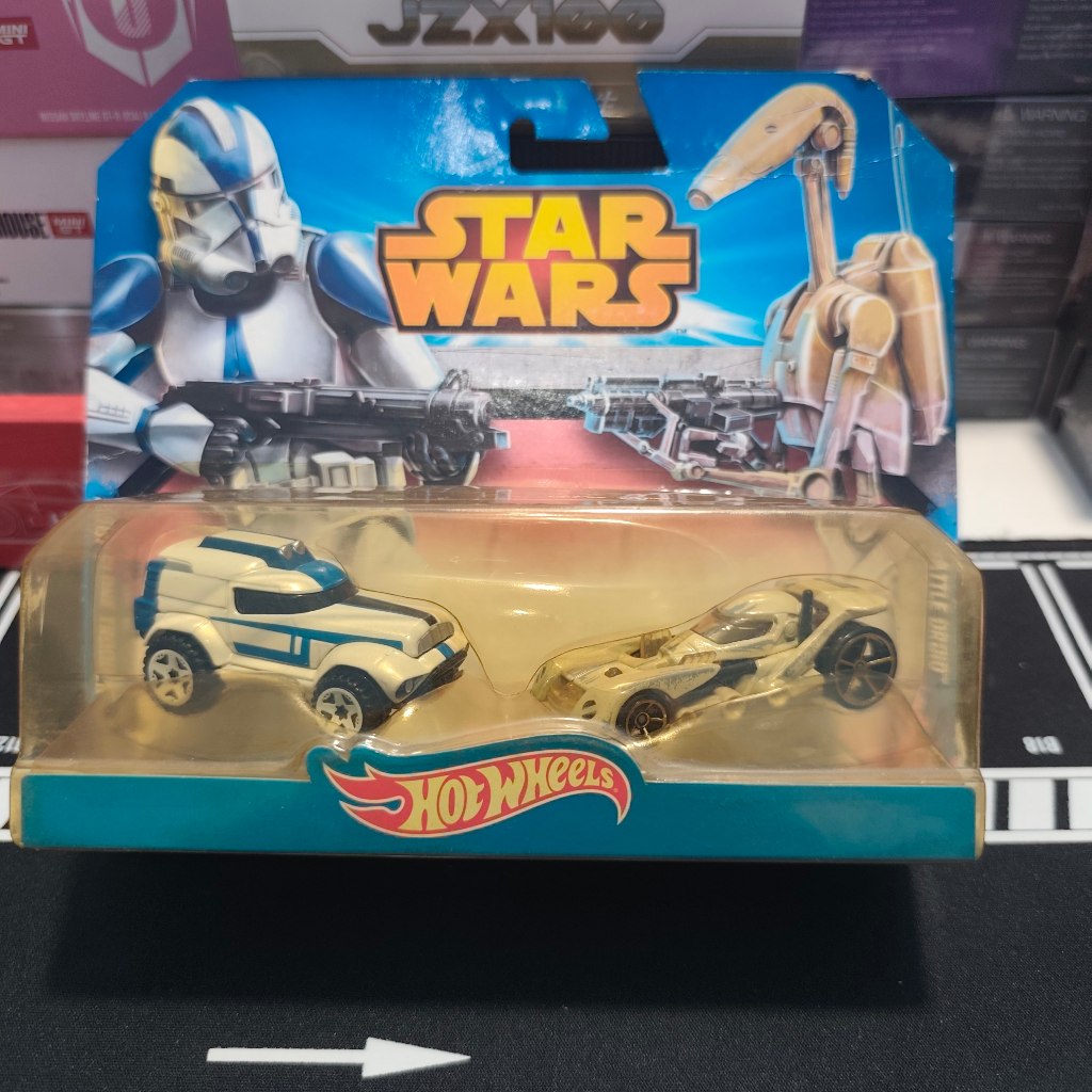 Hot Wheels STAR WARS Character Car 2 Pk  Clone Trooper & Battle