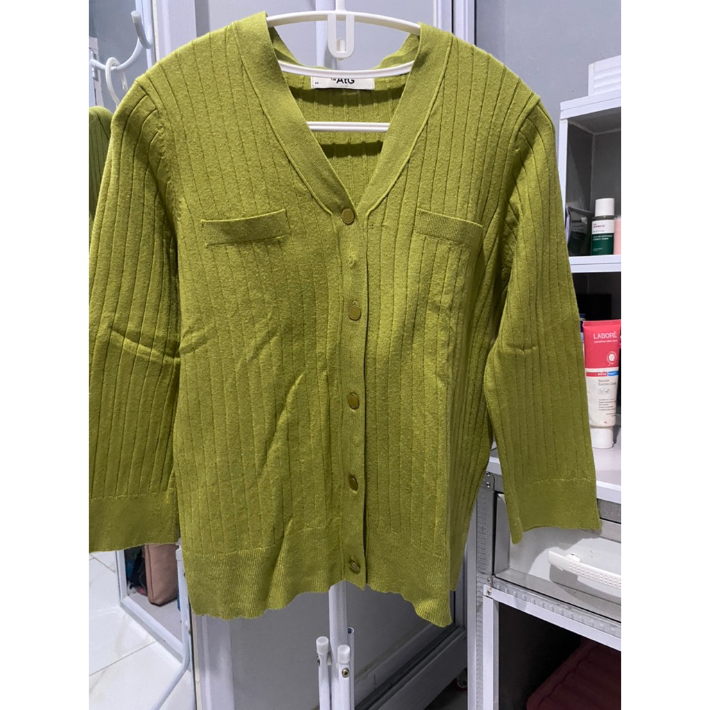 cardigan hijau alpukat br4nd atg