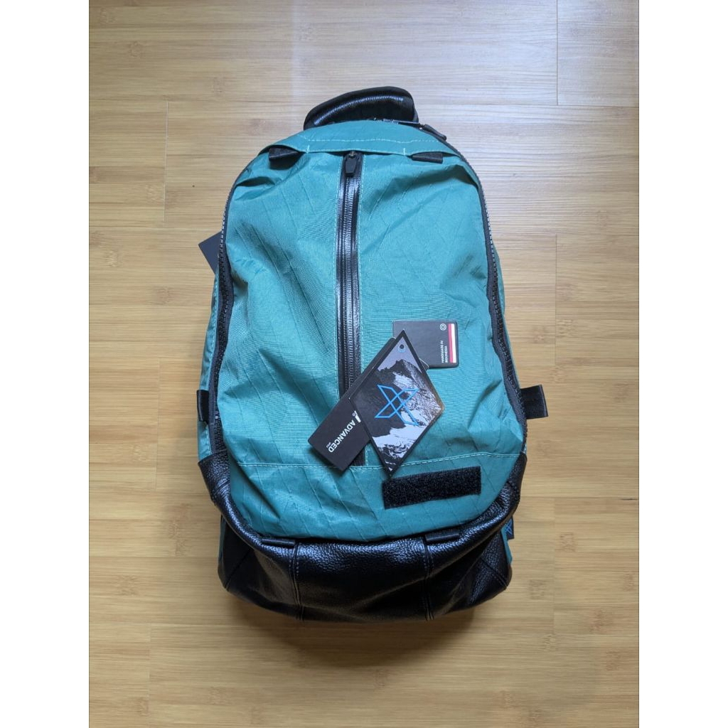 Orbit Gear Clamsheel R102 20L