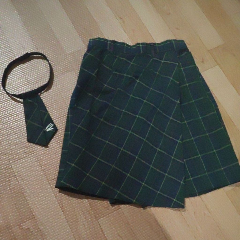 preloved SD rok seragam citra berkat/ citra Kasih ukuran 8 free dasi