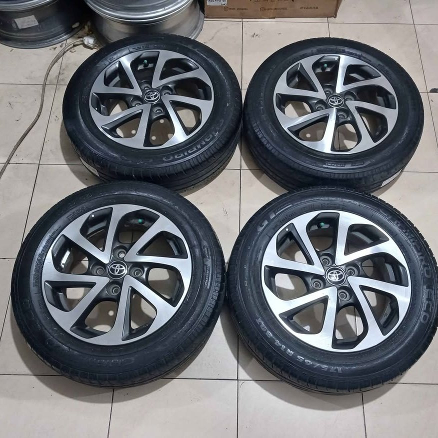 velg mobil ORI STD AGYA TRD R14 4X100 POLISH + BAN TEBAL PNP agya ayla