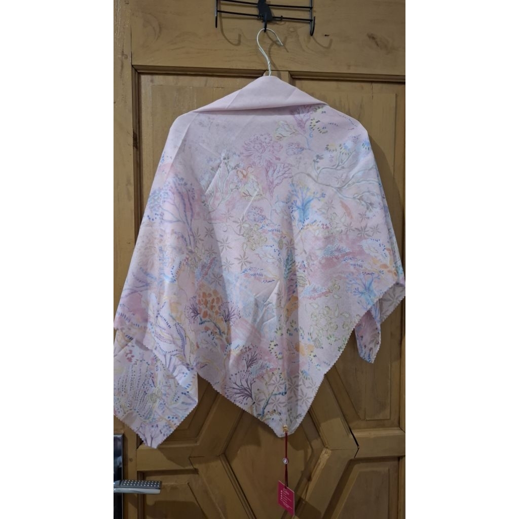 BUTTONSCARVES Misool Square Jellyfish