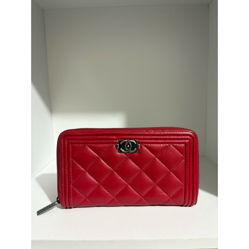 Chanel model Boy Merah - Second