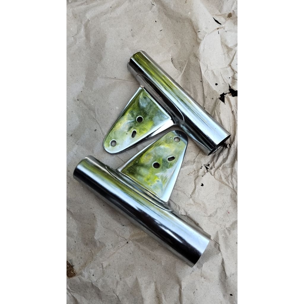 kupingan lampu depan breket lampu depan dudukan headlamp Suzuki GP100 gp100 GP125 gp125 original NOS