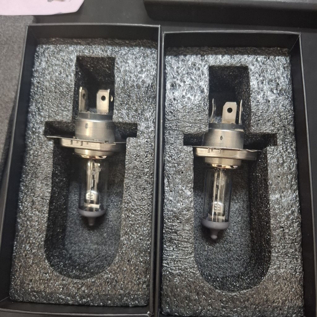 Bohlam Halogen H4 bekas 2 biji