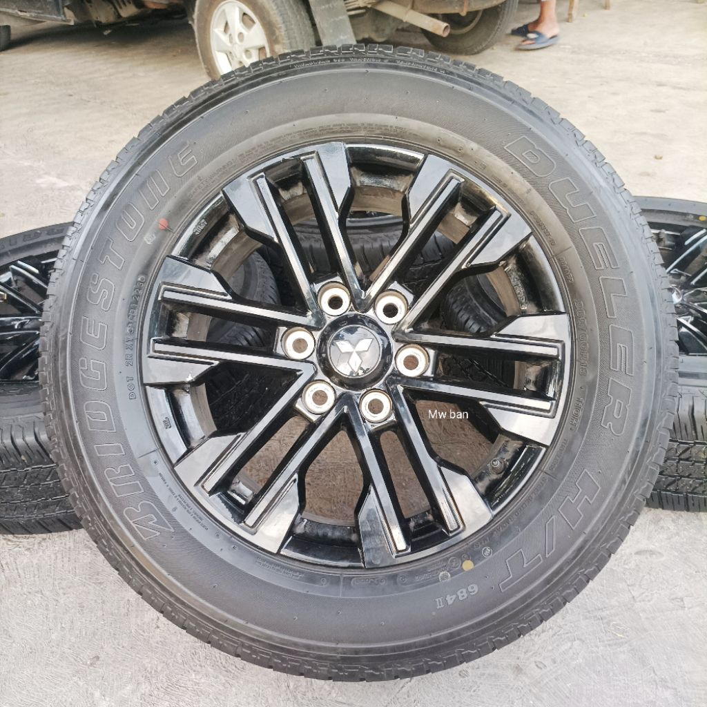 velg original pajero Dakar black r18 +ban