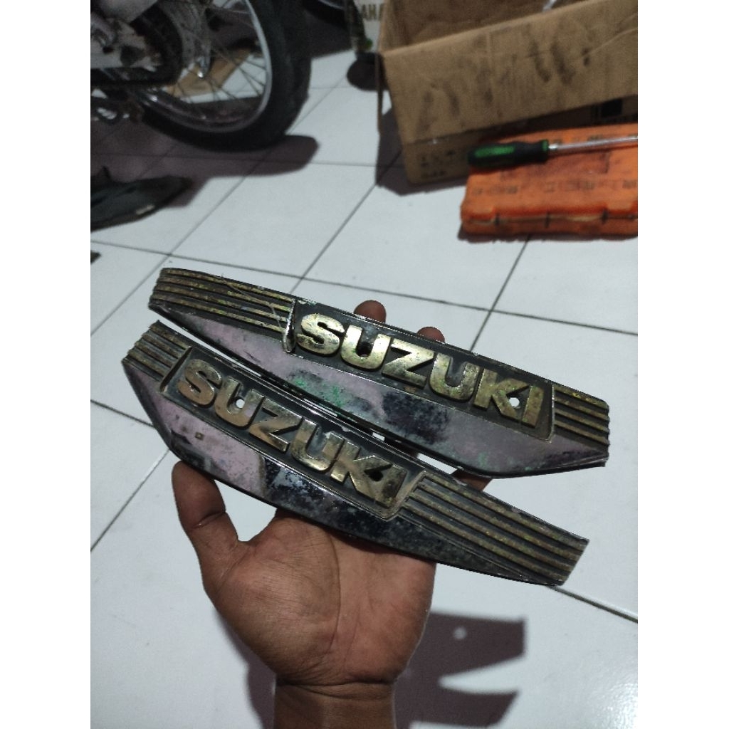 emblem suzuki rc