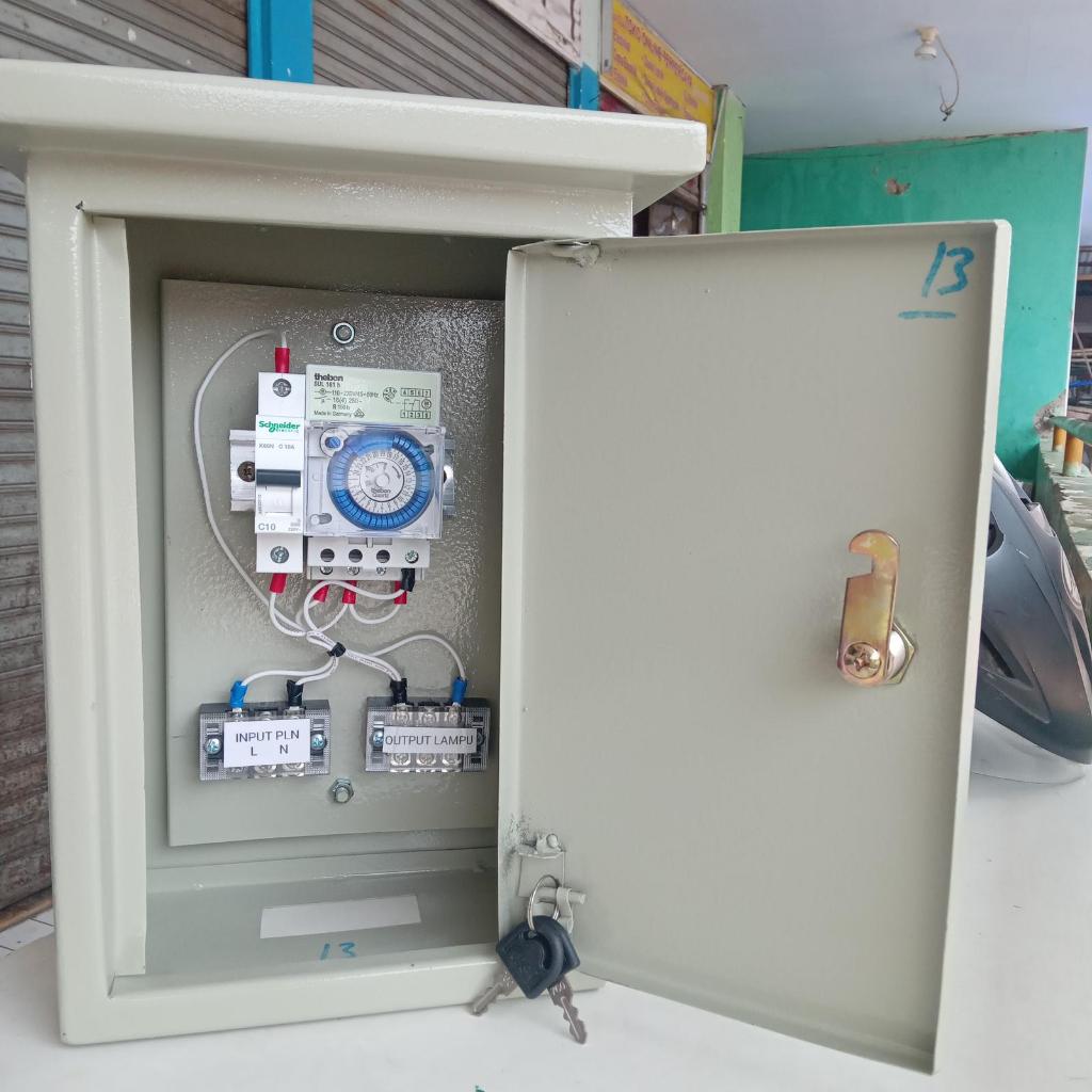 panel lampu taman otomatis / timer theben+box+mcb 10A/16A