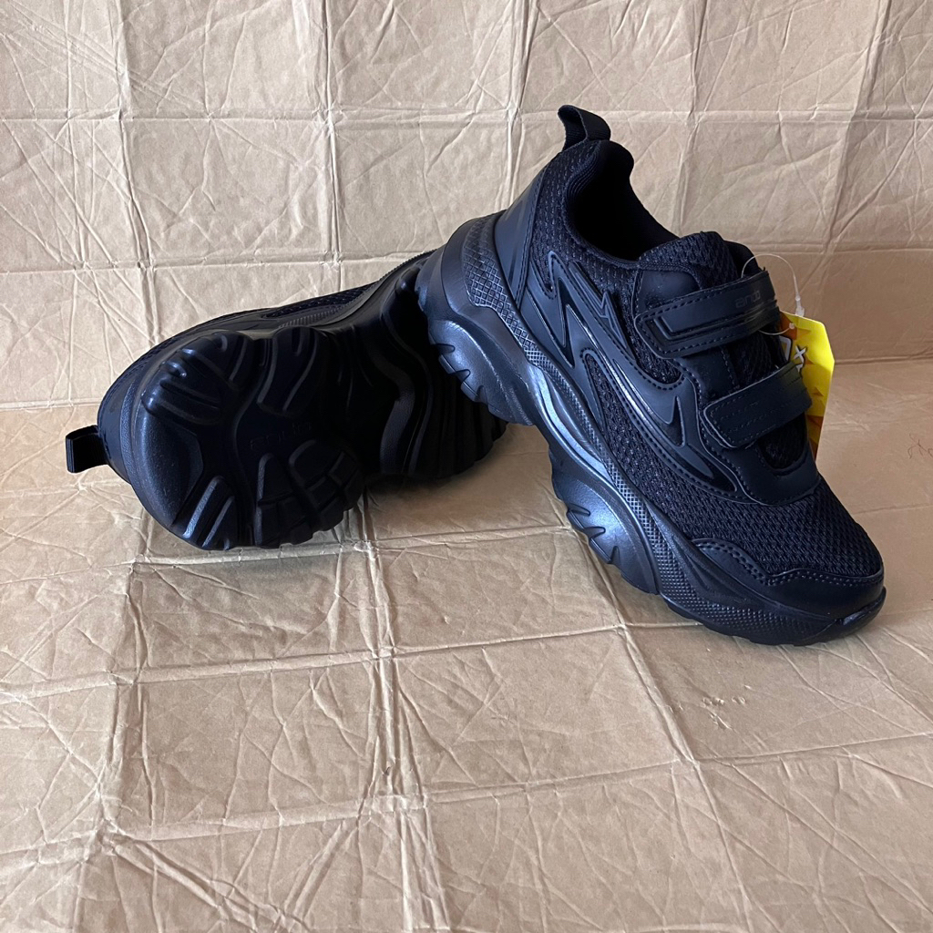 ANDO Mano Sepatu Sekolah Sneakers Pria Anti Licin Terbaru Full Hitam