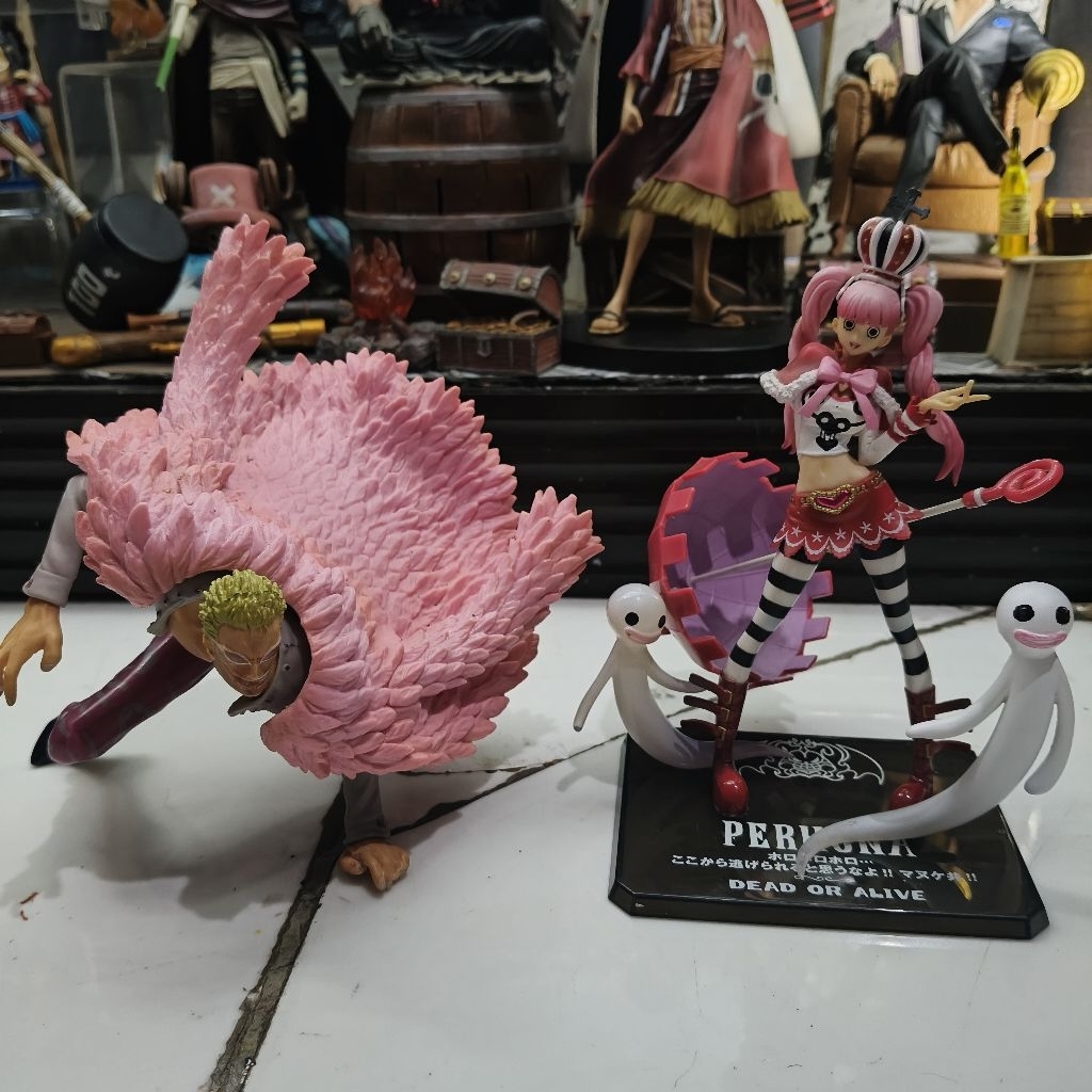 action figure FZO Perona dan SC Doflamingo