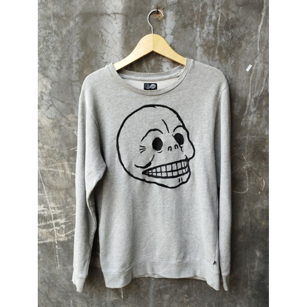 Crewneck cheap Monday, cheap Monday, cm cheap Monday, CN vintage, kaos pria