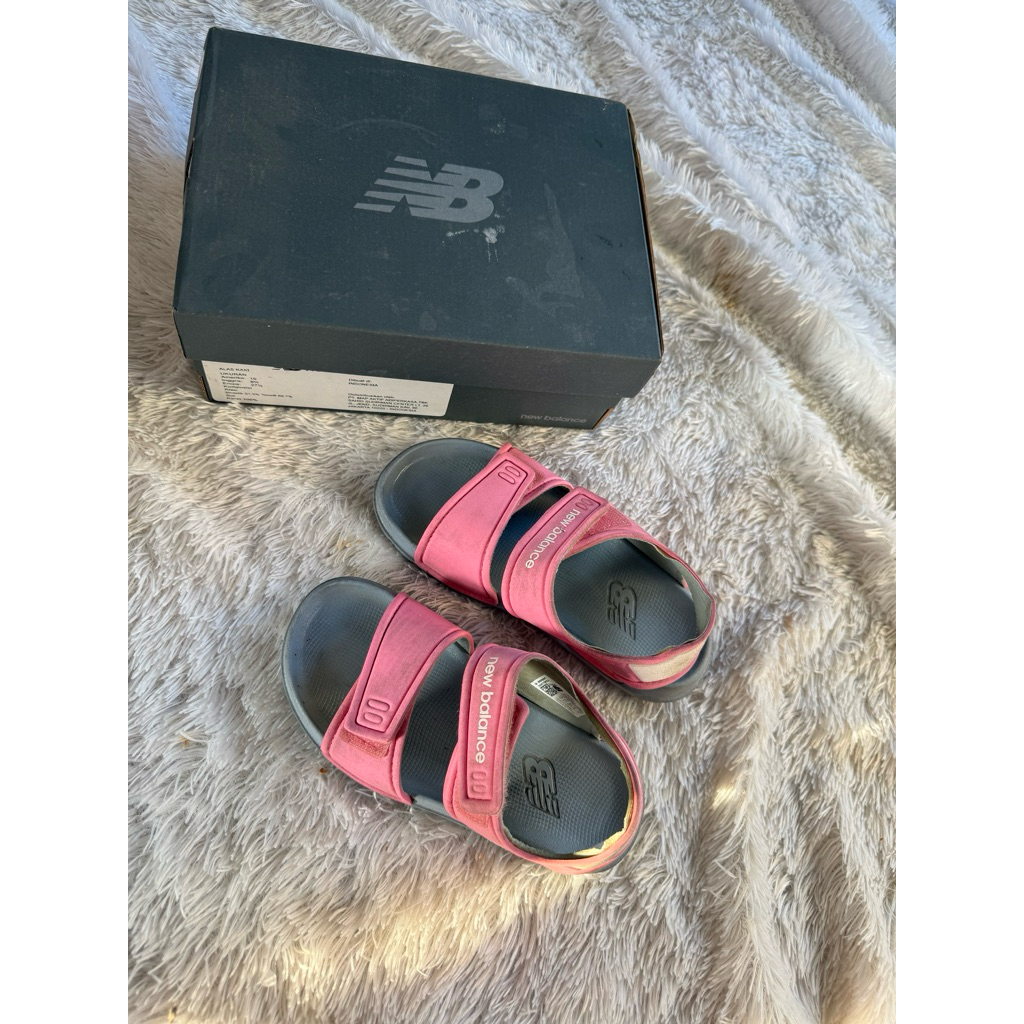 nb sandal