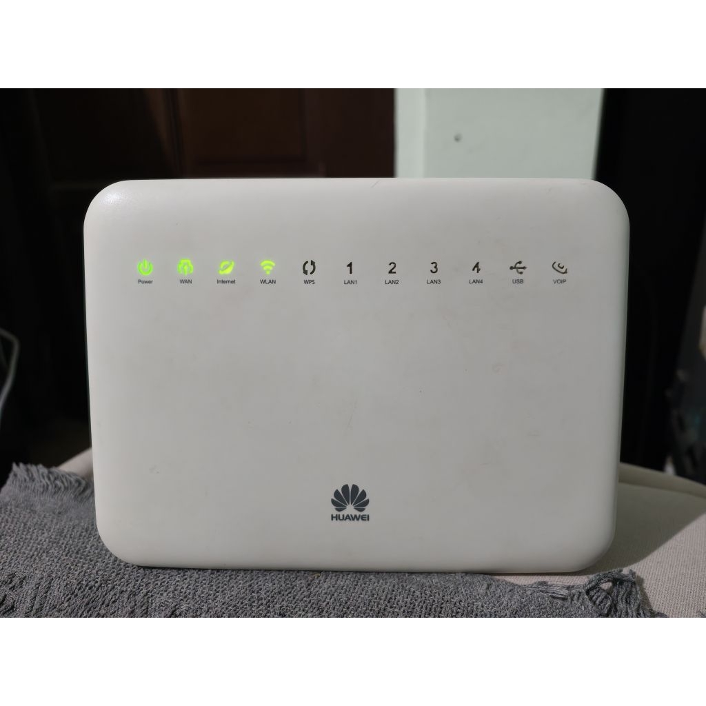 Router WiFi Dual Band AC 4 Port Gigabit LG8245V Bekas