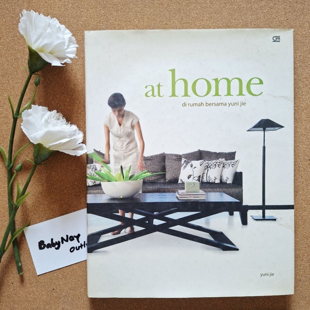 Buku Interior Di Rumah bersama Yuni Jie / Kitchen Set Minimalis - Preloved