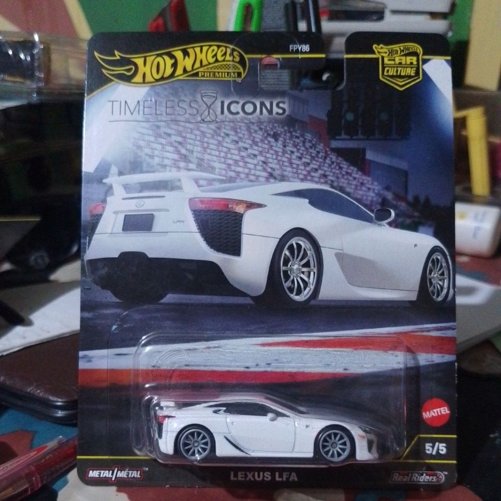 diecast Hotwheels premium timelees icon lexus lfa putih