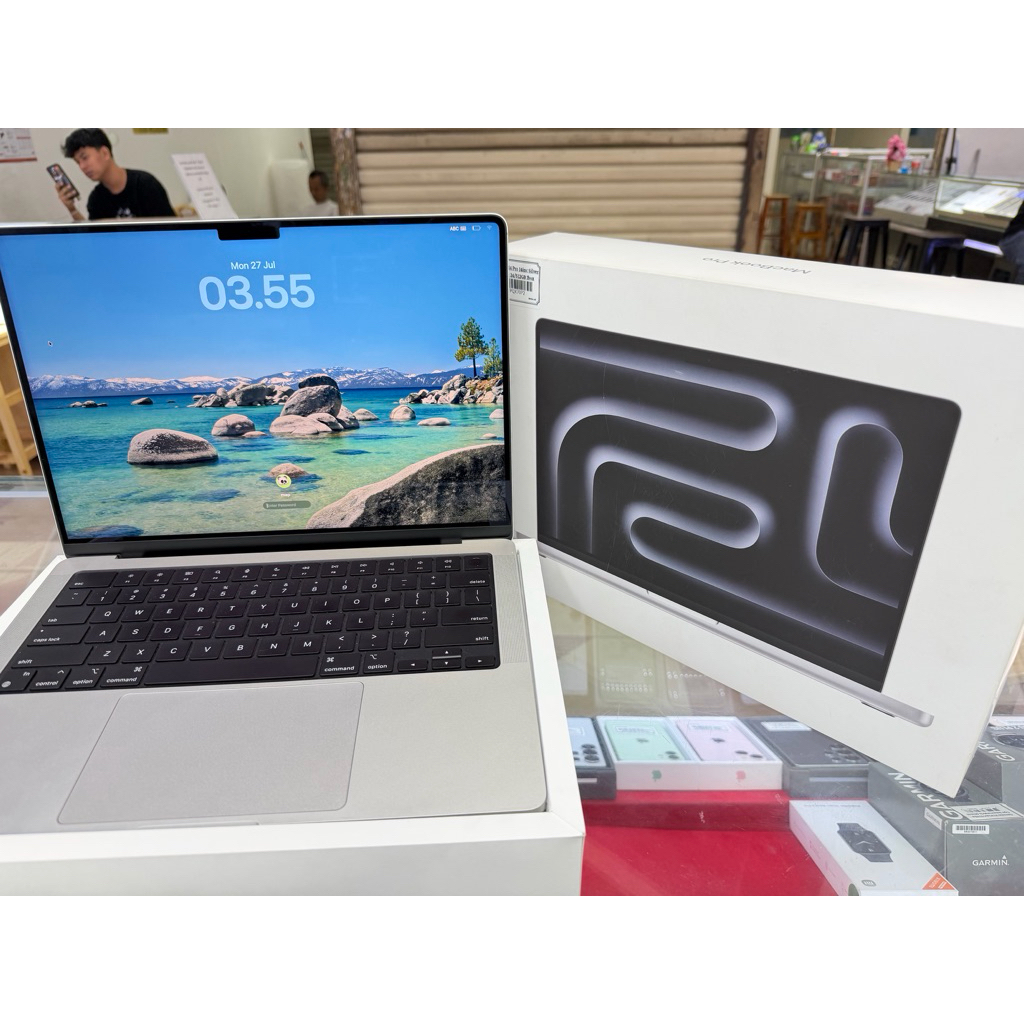 Macbook M4 Pro 14" 24GB/512GB Second ex garansi resmi