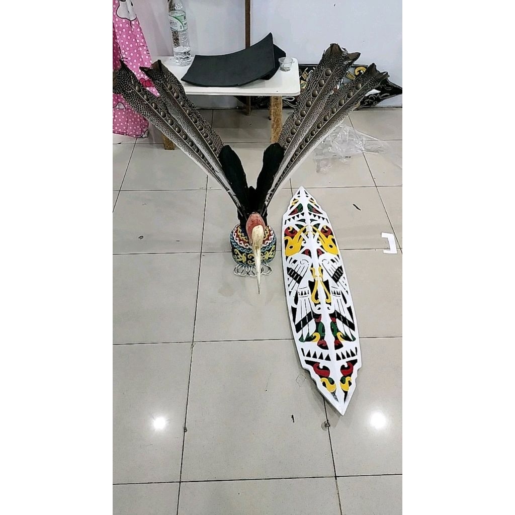 SATU SET TOPI DAYAK IBAN+PERISAI // TOPI BULU DAYAK KHAS IBAN