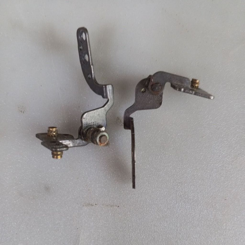 Engsel Notebook Zyrex M1115