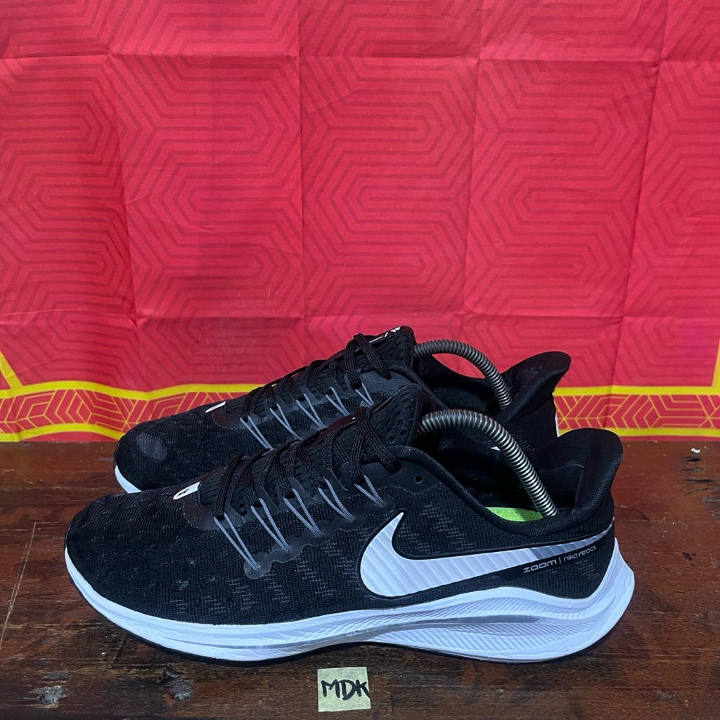 Sepatu Nike Air Zoom Vomero 14 size 42