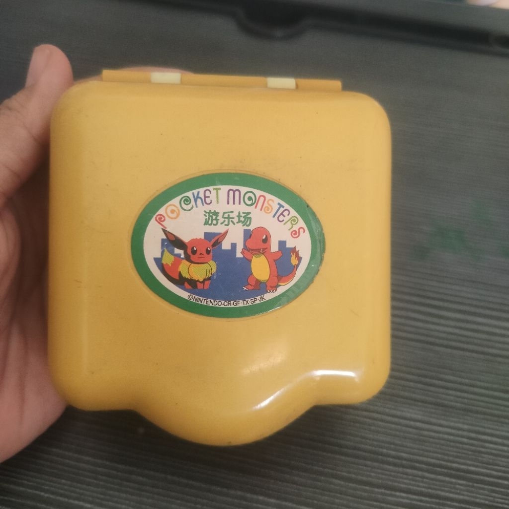 Vintage 1997 Pokemon Polly Pocket Nintendo Auldey TOMY Preloved