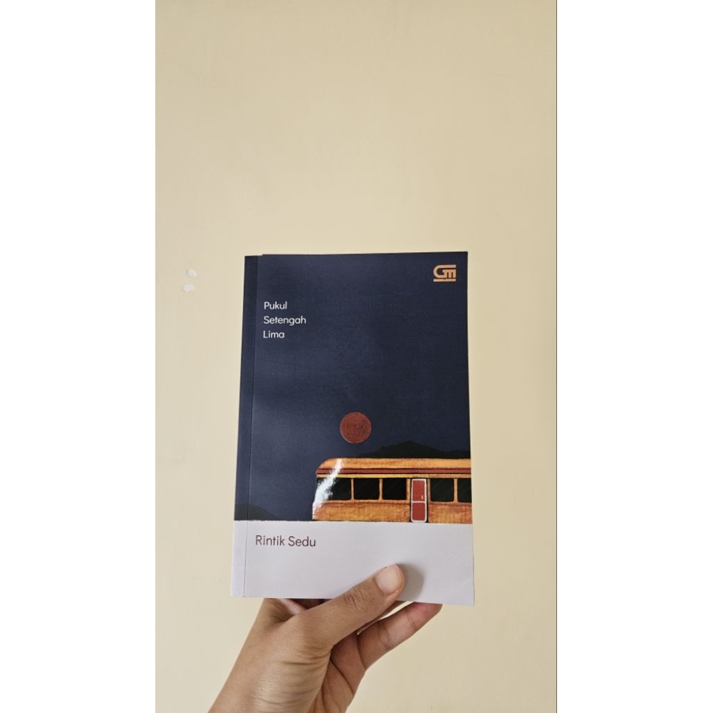 (Preloved) Novel Pukul Setengah Lima - Alina dan Kebohongan Marni