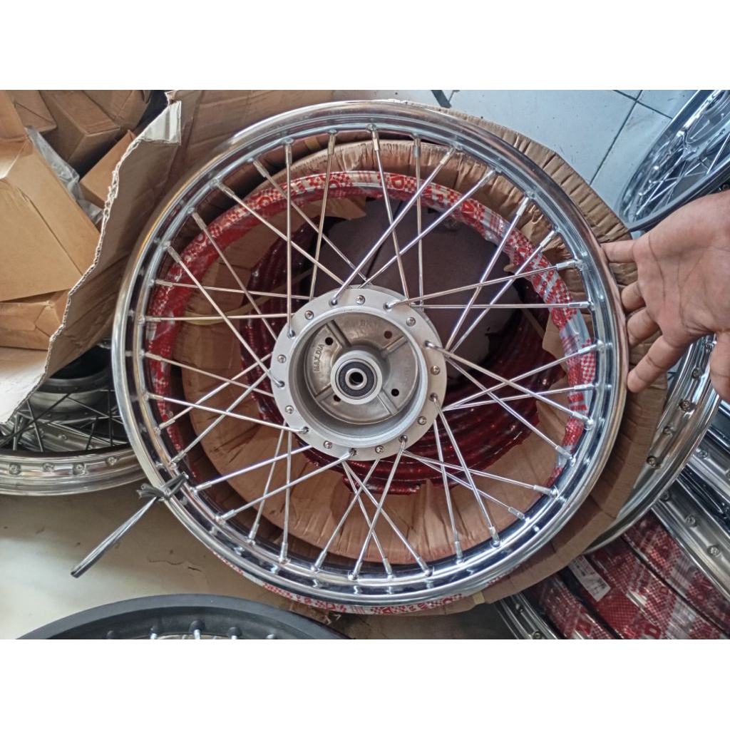 velg belakang Honda supra x lama full baru jari² tdr siap pakai