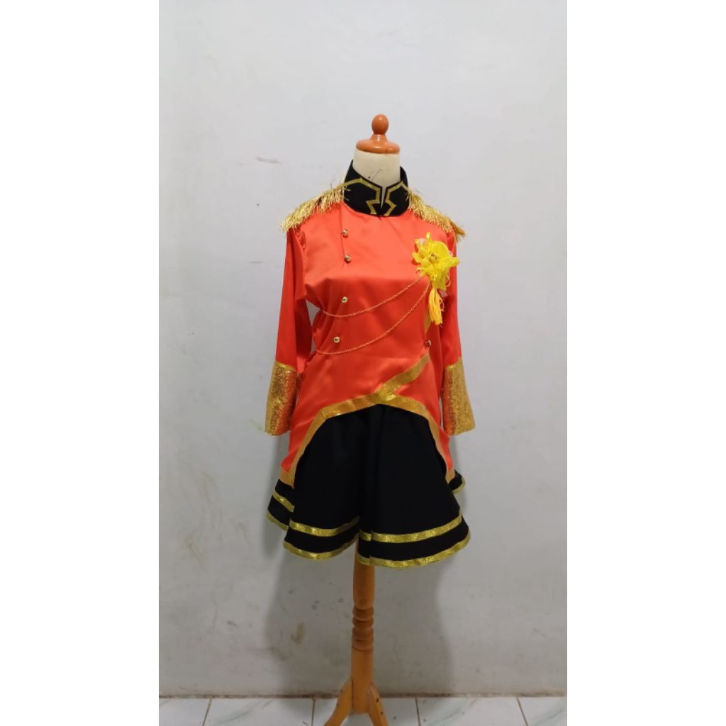 kostum mayoret usia SMP , SMA