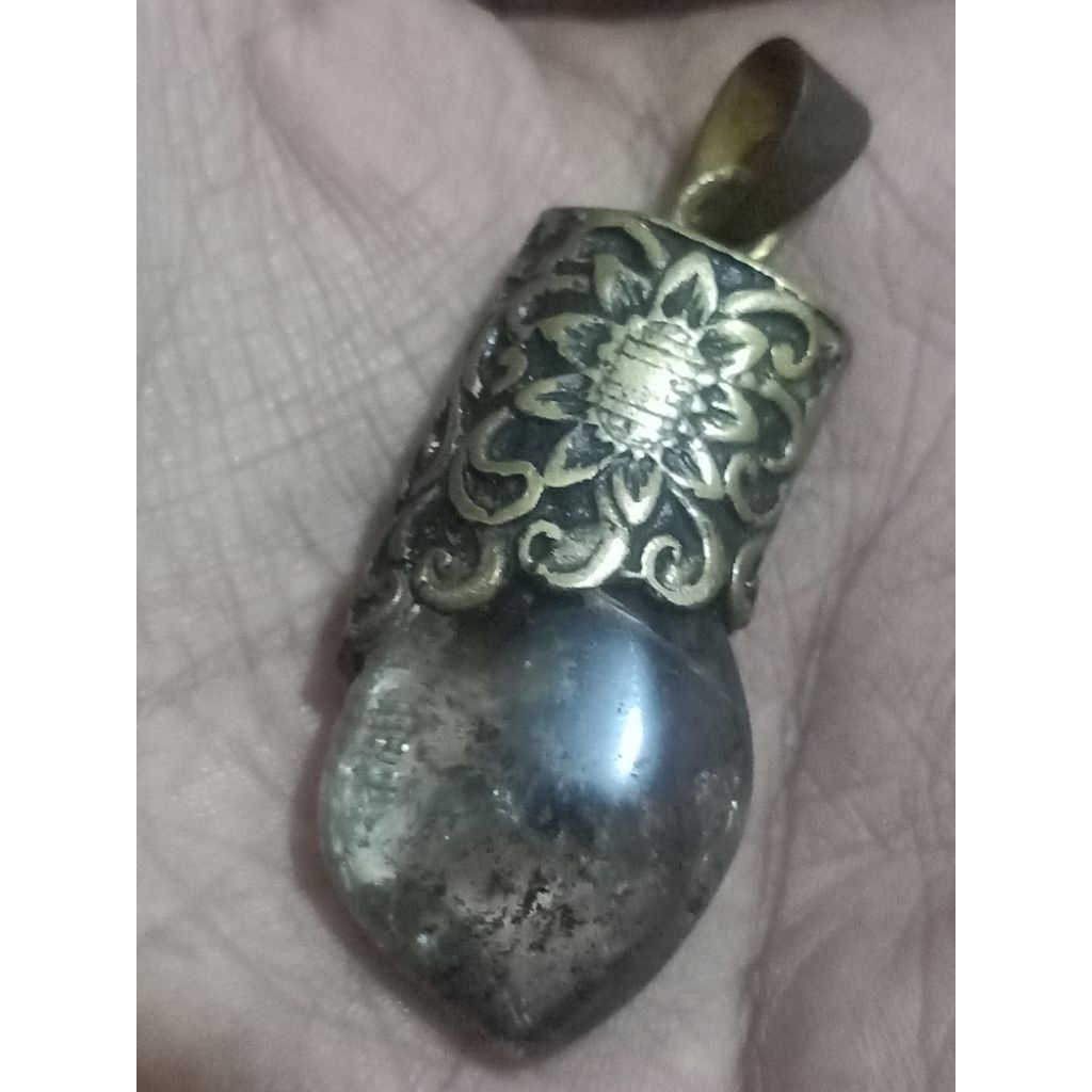 liontin batu kecubung karang