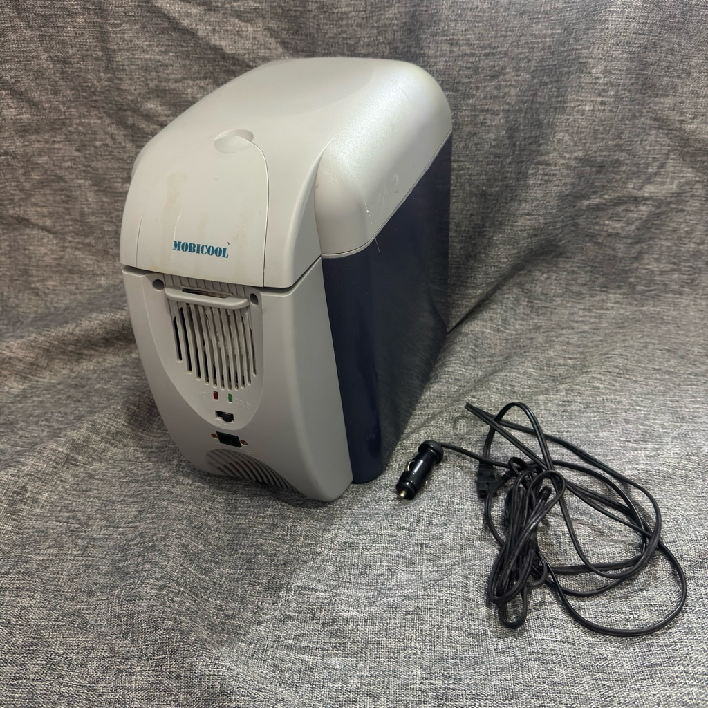 ( Preloved ) - Kulkas mobil portabel mobicool T07 7L thermo cooler / warmer - cooler box - second 2n