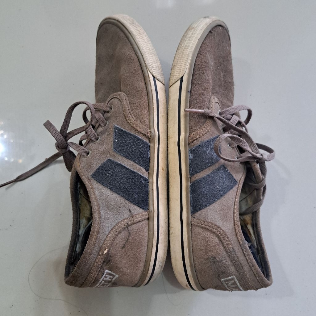 Sepatu Sneakers MACBETH Eliot Shoes Original