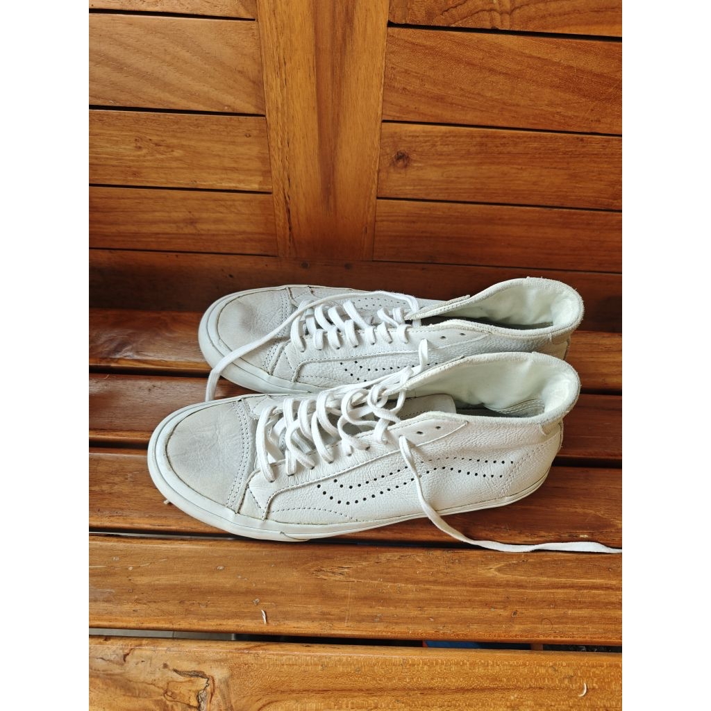 Sepatu Vans High Putih 42