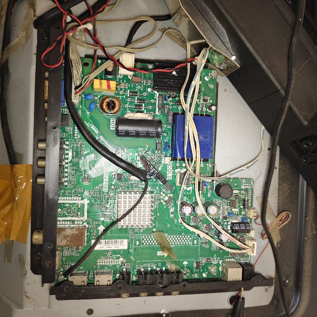 Mainboard TV LED Akari LE-3289T2 TP.MS512.PB83 Original Bekas Normal LCD Pecah