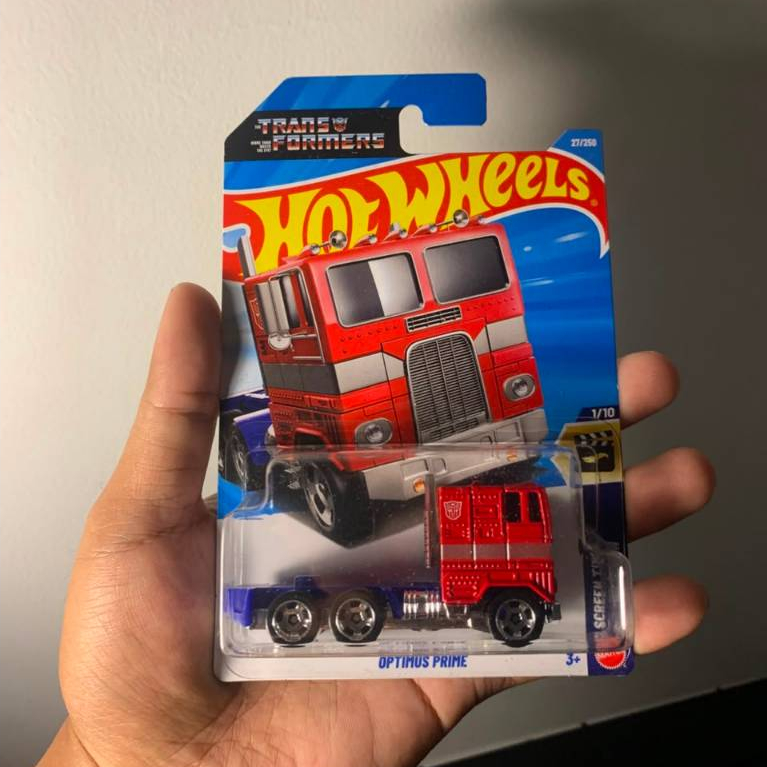 Hotwheels Regular Optimus Prime, Hotwheels Transformer, Hotwheels Transformer Optimus Prime