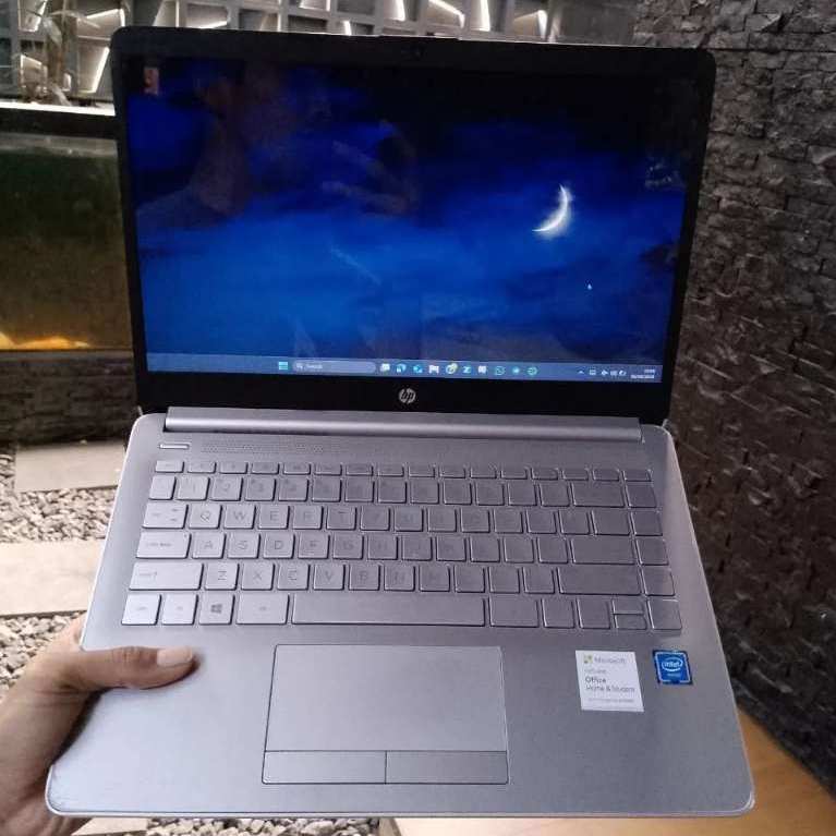 Laptop HP 14s-cf2516TU Intel Celeron N4020 Ram 4Gb SSD 256Gb Siap Kuliah Second Berkualitas Bergaran