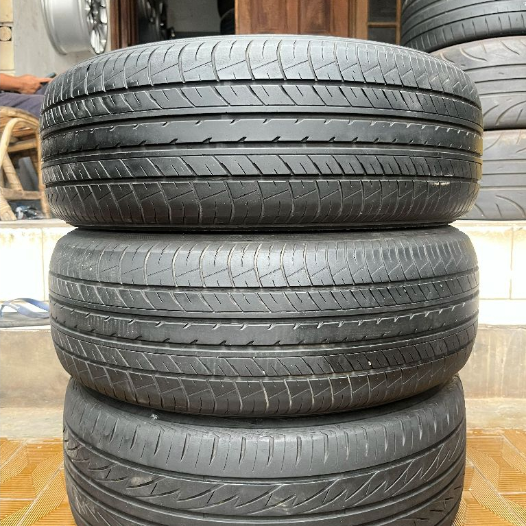 Ban Yokohama DB Decibel E70 205 60 r16 2Pcs